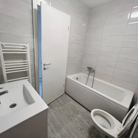 Maja Lux באניה לוקה